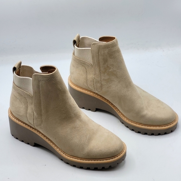 DOLCE VITA RIELLE LUG HIKER SUEDE BOOTS IN TAUPE SIZE 8. - Picture 4 of 16